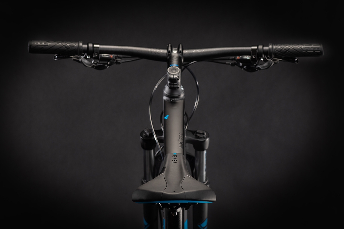 CUBE PRODUKT ARCHIV | Aim Pro black´n´blue