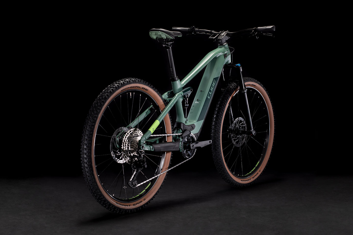 Cube stereo hybrid 120 race discount 625 frozen green